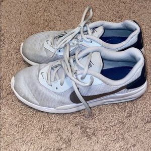 Nike tennis shoes